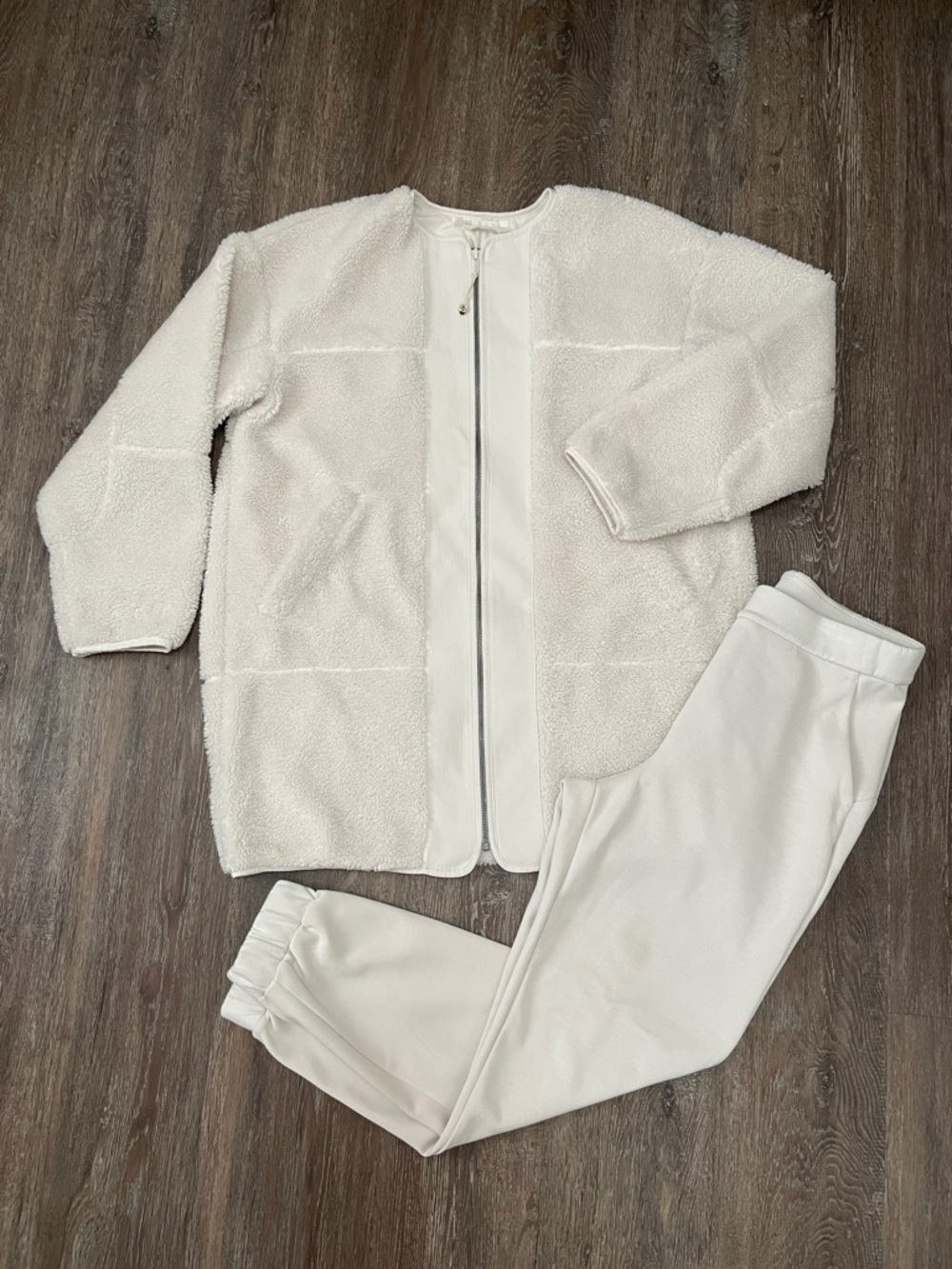 EUC Lululemon Matching White Opal Set. Size 8